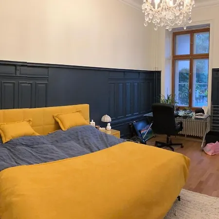 Duplex In A Charming Townhouse *